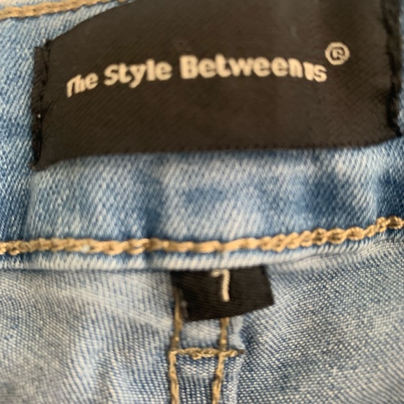 Distressed Embellished Blue Jeans Size  7 - Picture 4 of 5